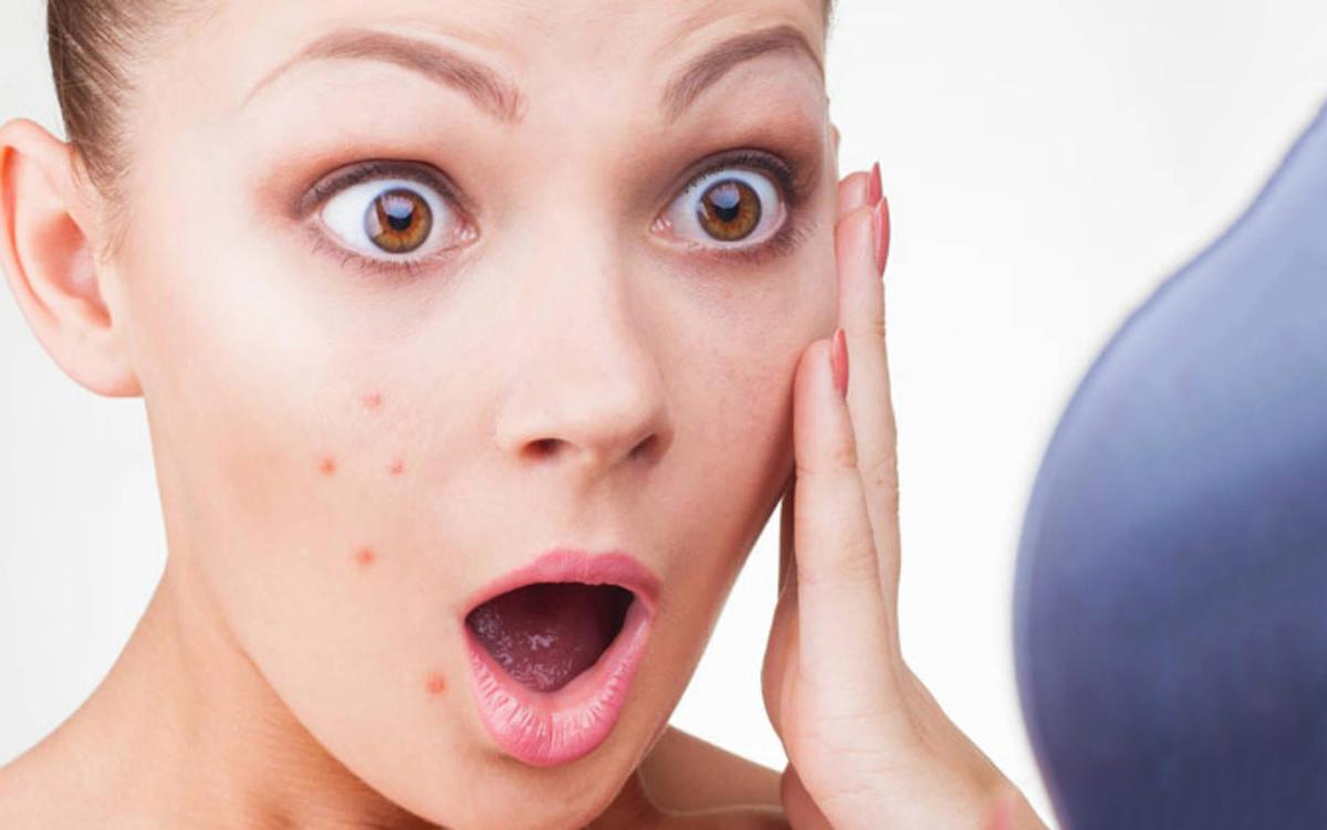 Egri chiziqli ayollarning erotik tasvirlari